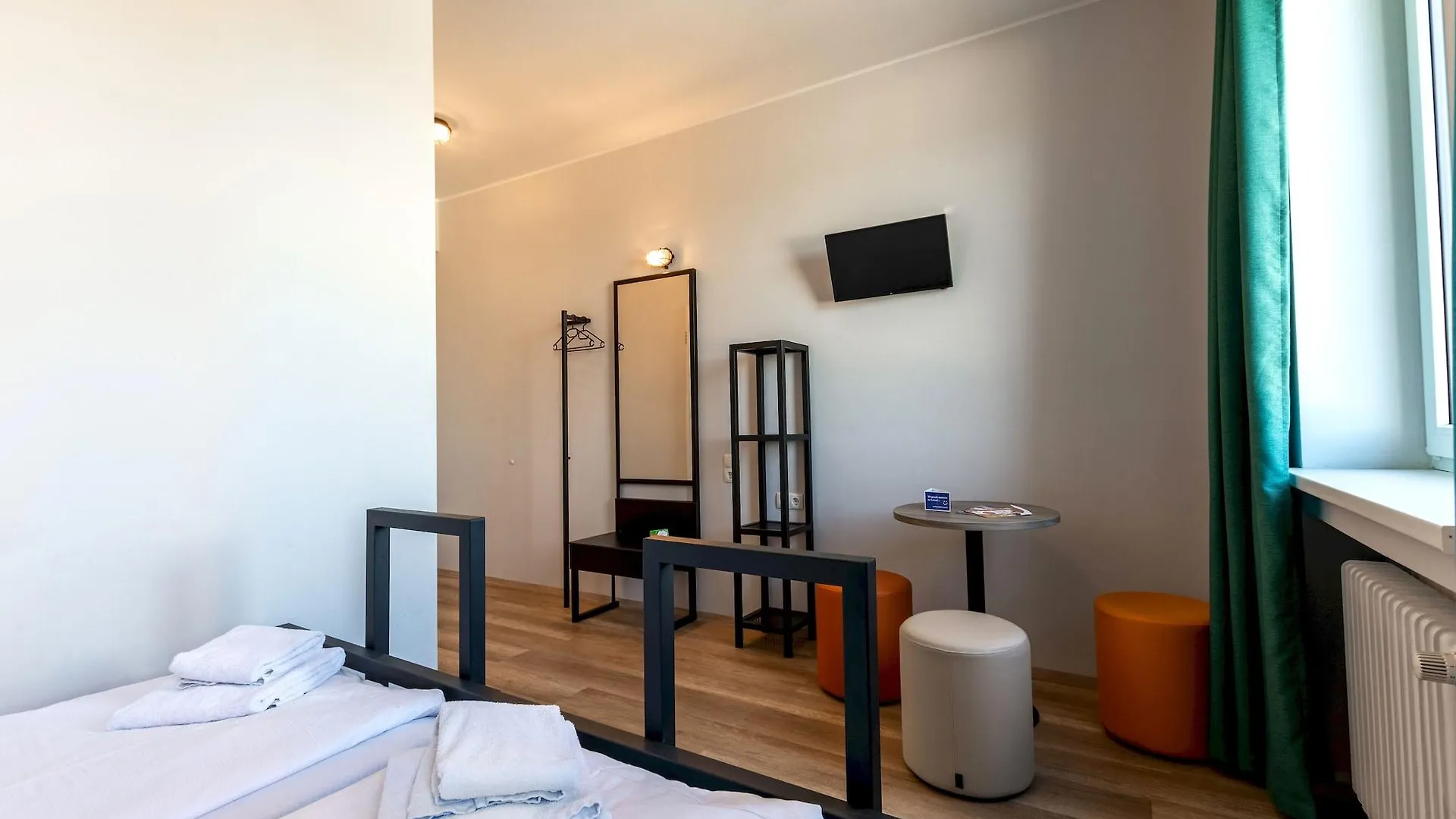 **  Hotel a&o München Laim Germania