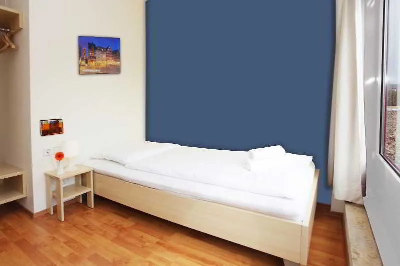 Hotel a&o München Laim  Monaco di Baviera